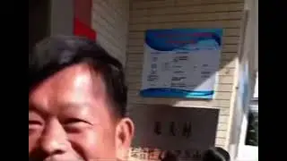 广东揭阳市炮台镇龙头村村民到村委会讨要征地补偿