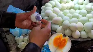 Clever Spoon Technique to Peel Boiled Eggs | Healthy Duck Soft Boiled Egg | Indian Street Food