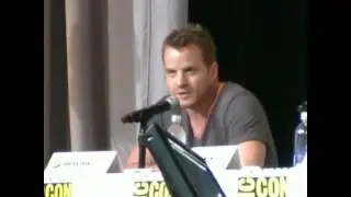 Ryan Kwanten and Robert Kazinsky talk shaving each other at Comic Con