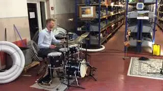 Small Drums, big Room!