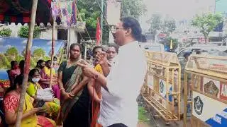 MLA GADDE RAM MOHAN SUPPORTING BHIMA MITHRA AGITATION FOR GETTING THERE JOBS BACK