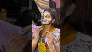 Maquillaje alusivo a &ldquo;D&iacute;a de Muertos &ldquo; 💀🌼 #oaxacamexico #tradiciones #diademuertos