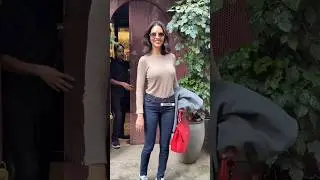 ✨ Esha Gupta Spotted Today after Salon Session 😎 #eshagupta #bollywood #trending #fashion #ootd