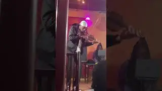 Is that a black man in a durag playing the violin to a trap beat? AHHHHHH yes indeed.  #violin