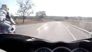 GRINGO EMPINANDO BIMOTA 2.MPG