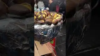 Chestnuts roasting on a little🔥@ food cart ;) Manhattan . Street food - Chataignes - Castagne - 栗