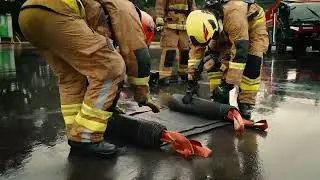 Bridgehill Fire Blanket in Action &ndash; Safely Extinguish Fires in Seconds !
