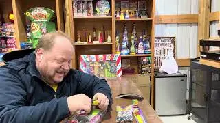 Fireworks Unboxing- World Class &ldquo;Kid&rsquo;s Delight&rdquo; Fireworks Assortment