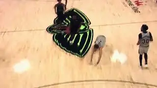 Derik Queen drops Luke Kornet 🤣🤣🤣🤣A big man that can grab a board and dribble up the floor like this