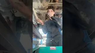 2010 hummer h3 transfer case removal an install #greasemonkey #hummer #automotive
