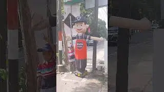 Alghi berburu boneka angin di Scuto jagung Suprapto Malang..