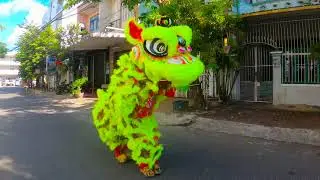L&Acirc;N XANH DẠ QUANG // 藍光舞獅 // BLUE LIGHT LION DANCE