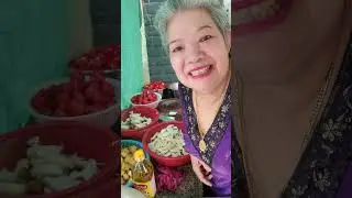 CÓ NGƯỜI BẠN HẢO TÂM TÀI TRỢ 200 PHẦN BÚN RIÊU CHAY PHÁT GIEO DUYÊN Ở XỐM .