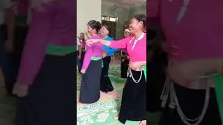 Xem mà hoa cả mắt.