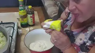 фкусная минутка-подкормка бездрожжевого хлеба и голубцы в очень вкусненьком соусе