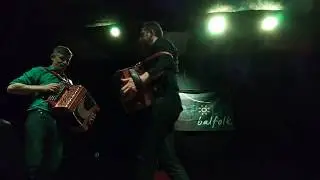 Dorothée Duo Le tron Laloy @ Neapolis Balfolk