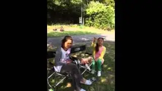 2 girls camping in Ｊapan