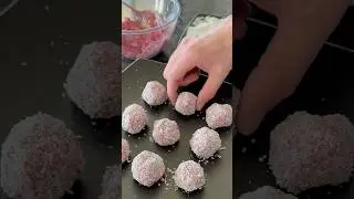 RASPBERRY BLISS BALLS ✨ #healthyfamily #recipe #healthyrecipe #healthysnacks