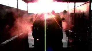 Terribles im&aacute;genes  de hombre lavando su furgoneta