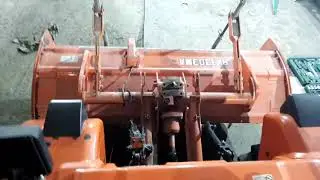 Проверяем работу гидравлики перед зимой. Трактор Kubota BULLTRA BS-16