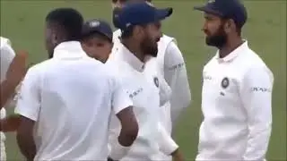 Murali Vijay touches Dinesh karthik after this