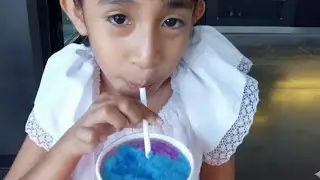 Vi en redes que hay un hack para pedir el ICEE de dos sabores y vine a ver si s&iacute; te lo venden as&iacute;