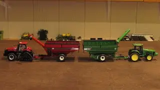 1/64 J&M X1112 X-tended Reach Grain Carts