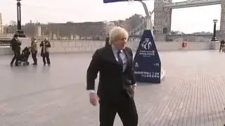 Boris Johnson scores overhead basket