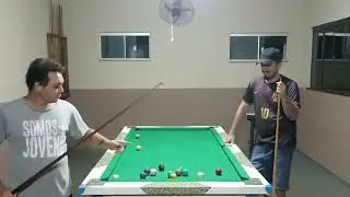 Jogo de sinuca (Jean vs Léo)