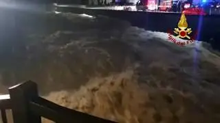 Torrente in piena e frane, paura in Lombardia: evacuato un campeggio