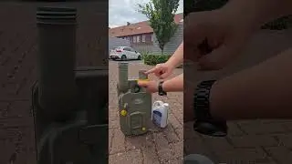 Gebruik van de WC en WC-container legen.