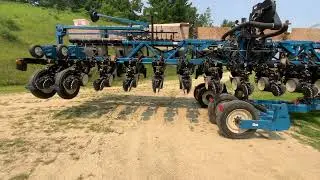 2013&nbsp;Kinze 3600 16 Row 30&rdquo; Planter, Trash whips, Dry Fert. w/S/D Openers, Air Clutches, Ag Leader