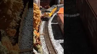 Union Pacific SD 90/43MAC #hoscale #modeltrains #unionpacific  #emd #up4014 #railroad #train #up3985