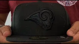 Los Angeles Rams NFL TEAM-BASIC BLACKOUT Fitted Hat by New Era