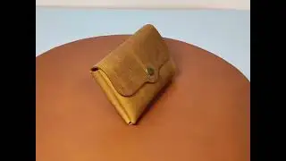 Minimalistic leather wallet for women and men. Unisex design. Made in Germany. Ocragelb Slim Wallet