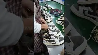 TRAVIS SCOTT X AIR JORDAN 1 LOW OG REVERSE MOCHA
