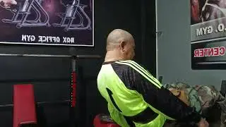 Melatih Otot PERUT