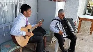 Ensayando alabanza hno lucas de Santiago del Estero quien nos visit&oacute; en nuestro aniversario n&uacute;mero37