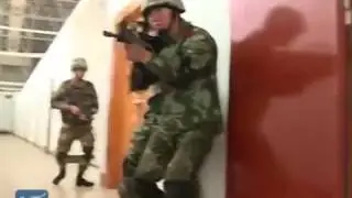 33501 governance 003 New China Police hold hostage rescue drill in S China