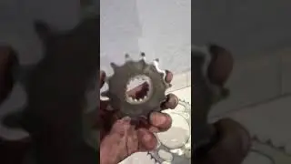 transmiss&atilde;o passe 428 na yamaha mt 03 2019, olha a diferen&ccedil;a, as duas coroa s&atilde;o 43 dentes