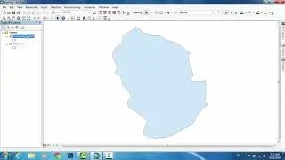Arc GIS polygonal area calculator through project change gcs to Pcs