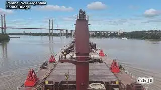Bulk Carrier crossing the Zarate bridge Argentina | Air Draft Clearance Safe 