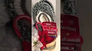 Inexpensive Warm And Cozy Gift Basket Ideas #giftideas #christmasgiftideas #christmasgift #giftidea