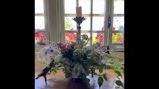 Close ups and results for how to create a table display using chickenwire.