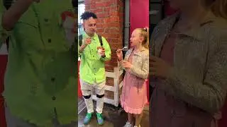 Ведущие перед концертом