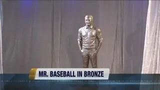 Brewers Unveil Bob Uecker Statue at Miller Park