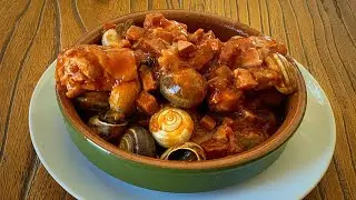Esa cocina típica y tradicional !!!! Caracoles con manitas de cerdo