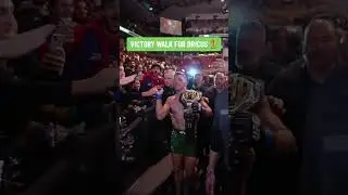 Victory walk for Dricus Du Plessis 🏆 #UFC297 (via UFC)