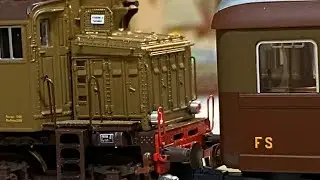 FS E428 109 HR2566 RIVAROSSI con CORBELLINI a carrelli  riproduzione treno storico