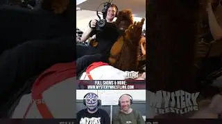 Сасквоч просто хотел, чтобы камера всё это запечатлела! #mysterywrestling #mysterywrestling21